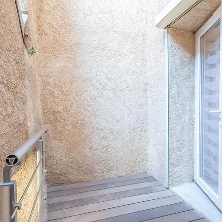 Rez-de-chaussée centre ville d'Embrun 3 étoiles Extérieur photo