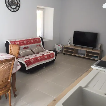 Rez-de-chaussée centre ville d'Embrun 3 étoiles Extérieur photo